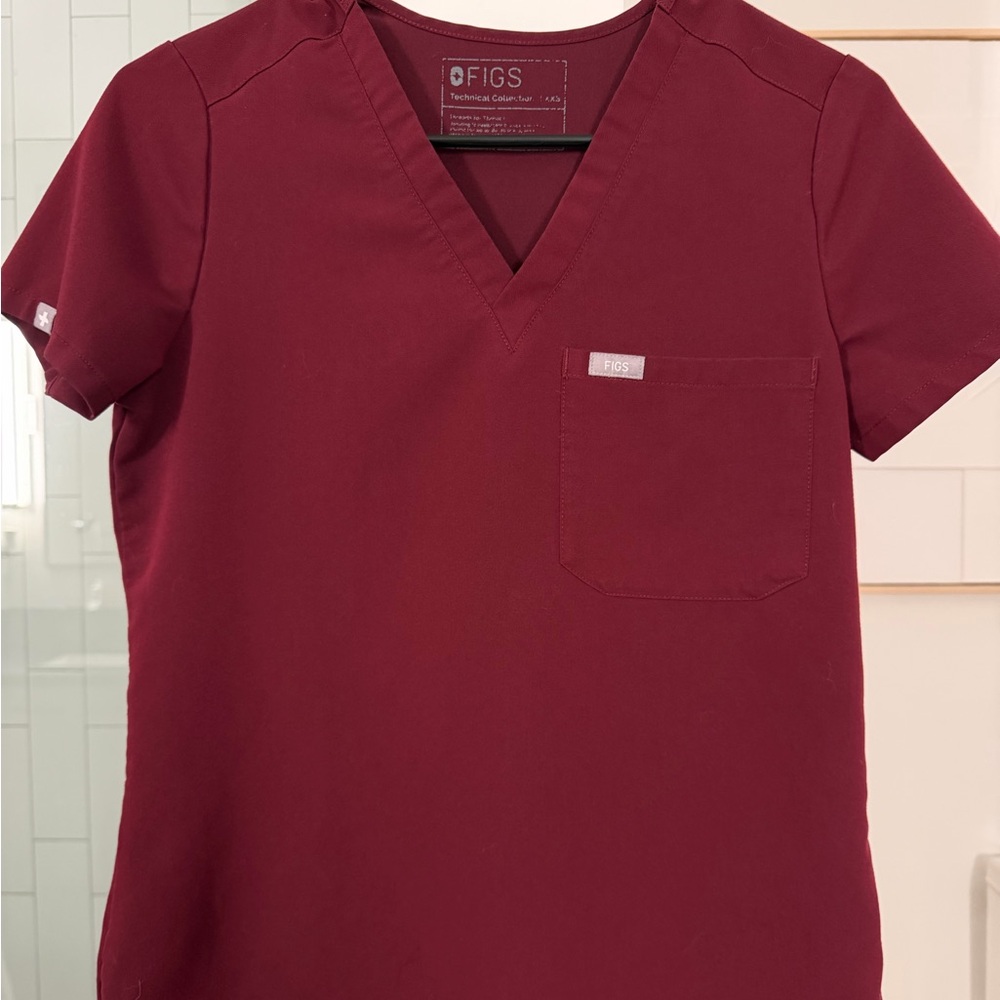 FIGS burgundy women’s scrub set